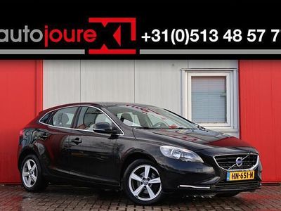 Zwart Gebruikt 2015 Volvo V40 Business Edition Hatchback | € 5.999 (Eerlijke prijs)
