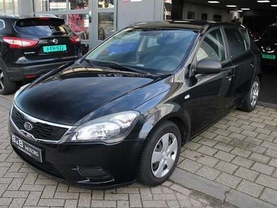 Zwart Occasion 2010 Kia Ceed Hatchback | € 1.680 (Goede deal)