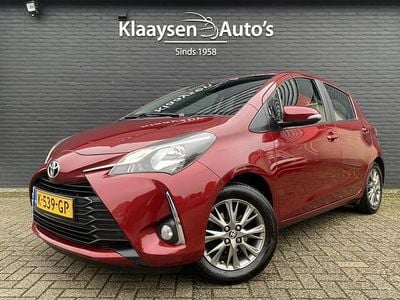 Occasion Toyota Yaris Comfort 74 PK (54 kW) 2019 Rood (metallic) Hatchback