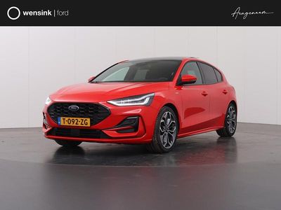 Rood Occasion 2023 Ford Focus ST-Line X Hatchback | € 28.830 (Iets duurder)