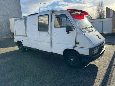 tweedehands Renault Master Trucks t/m 1997 T 35 D lang snackwagen food truck Loempia Frietwagen patatkar Friet en snacks wagen