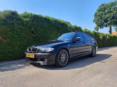 BMW 330