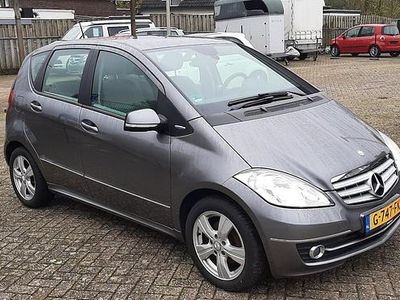 Grijs (metallic) Gebruikt 2011 Mercedes A160 Avantgarde Hatchback | € 8.500 (Duur)