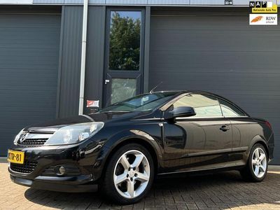 tweedehands Opel Astra Cabriolet TwinTop 2.0 T Temptation | 200 PK | Leder | Xenon