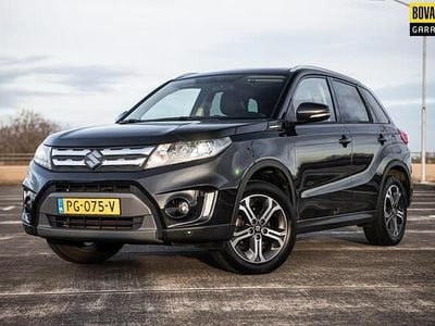 Zwart (metallic) Gebruikt 2017 Suzuki Vitara SUV | € 14.945 (Eerlijke prijs)