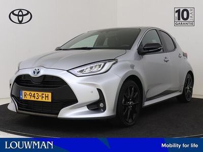 Grijs metallic Gebruikt 2022 Toyota Yaris Executive Hatchback | € 26.495 (Eerlijke prijs)