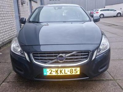 Grijs Gebruikt 2013 Volvo V60 Momentum Stationwagen | € 8.950 (Eerlijke prijs)