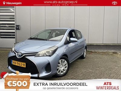 Blauw Gebruikt 2015 Toyota Yaris Hybrid Hatchback | € 11.400 (Eerlijke prijs)