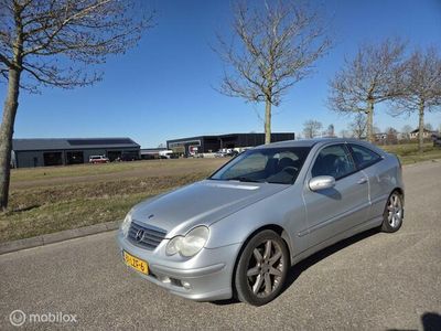 Mercedes 200
