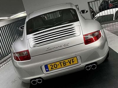 Zilver Gebruikt 2006 Porsche 911 Carrera 4S Coupé | € 49.950 (Eerlijke prijs)