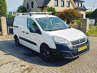 Wit Occasion 2017 Peugeot Partner MPV | € 10.750 (Eerlijke prijs)