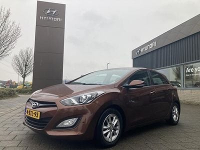 Bruin (metallic) Gebruikt 2014 Hyundai i30 Hatchback | € 5.995 (Eerlijke prijs)