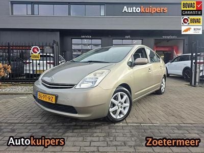 Beige (metallic) Occasion 2004 Toyota Prius Hatchback | € 5.950 (Iets duurder)