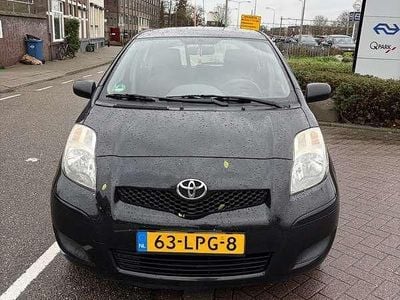 Gebruikt 2010 Toyota Yaris Sedan | € 2.500 (Eerlijke prijs)