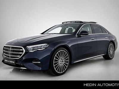 Blauw Nieuw 2025 Mercedes E300 Exclusive Sedan | € 88.400 (Eerlijke prijs)