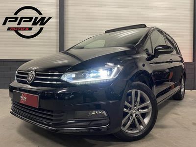tweedehands VW Touran 1.5 TSI Highline 7pers PANO/LED/CAMERA/CARPLAY/17"/ACC/ELECTR.A.KLEP/PRIVACY/PDC+ASSISTENT