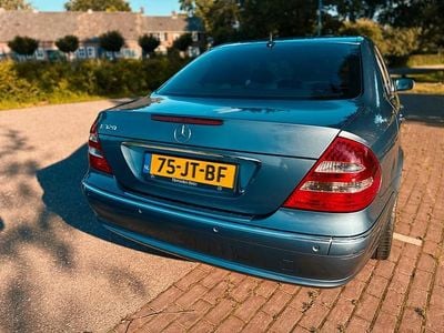 Mercedes E200