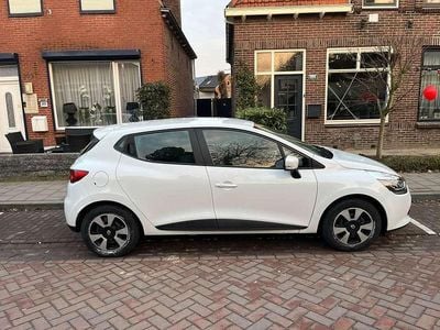 Wit Occasion 2015 Renault Clio IV Expression Hatchback | € 5.300 (Goede deal)