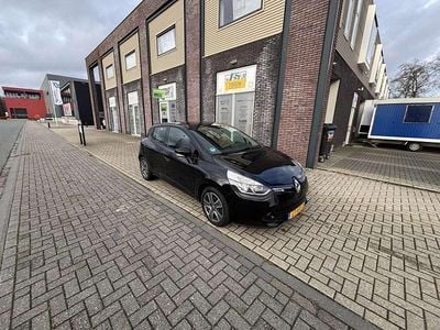 Zwart Gebruikt 2015 Renault Clio IV Expression Hatchback | € 4.300 (Goede deal)