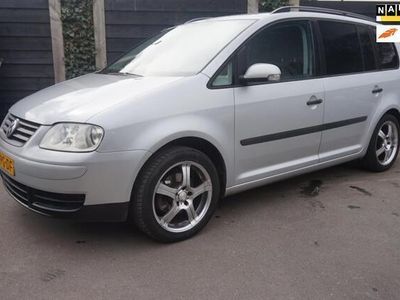 tweedehands VW Touran 1.6-16V FSI Athene * 7 persoons * Airco * Cruise control *