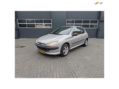 Grijs Gebruikt 2000 Peugeot 206 Hatchback | € 1.150 (Eerlijke prijs)