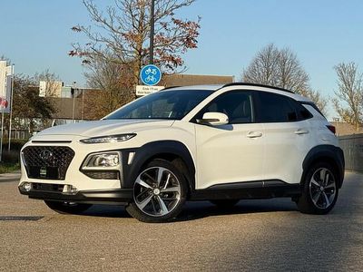 Wit (metallic) Gebruikt 2018 Hyundai Kona Style SUV | € 15.450 (Iets duurder)