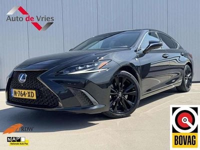Zwart, metallic lak Gebruikt 2022 Lexus ES300 Sport Line Sedan | € 44.995 (Super prijs)