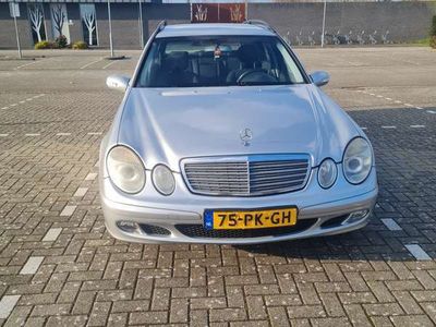 Mercedes E200