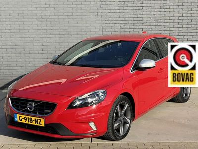 Rood Gebruikt 2015 Volvo V40 R-Design Stationwagen | € 13.950 (Eerlijke prijs)