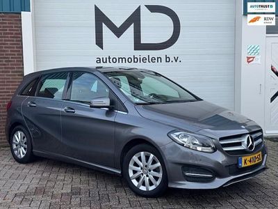 Grijs Gebruikt 2015 Mercedes B180 Ambition MPV | € 12.750 (Goede deal)