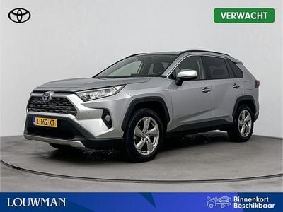 Zircon silver metallic (licht zilver metallic) Gebruikt 2021 Toyota RAV4 Style SUV | € 30.995 (Goede deal)