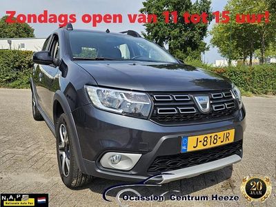 Grijs (metallic) Gebruikt 2020 Dacia Sandero Stepway Hatchback | € 11.899 (Eerlijke prijs)