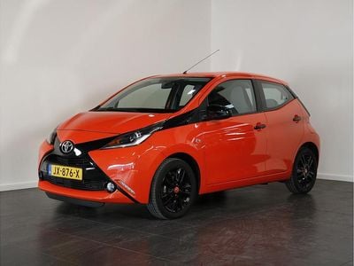 Occasion Toyota Aygo X-cite 69 PK (50 kW) 2015 Oranje Hatchback