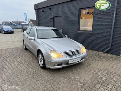 Grijs Gebruikt 2004 Mercedes C180 Coupé | € 1.950 (Goede deal)