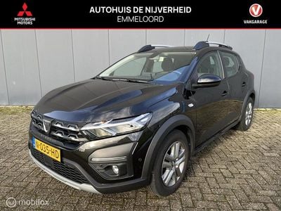 Zwart Gebruikt 2021 Dacia Sandero Essentiel Hatchback | € 14.450 (Eerlijke prijs)