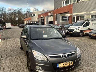 Grijs Gebruikt 2008 Hyundai i30 Active MPV | € 2.300 (Eerlijke prijs)