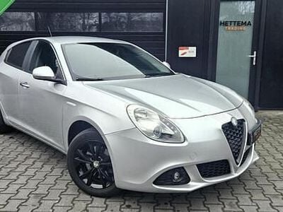 Grijs Occasion 2012 Alfa Romeo Giulietta Turismo Hatchback | € 7.750 (Eerlijke prijs)