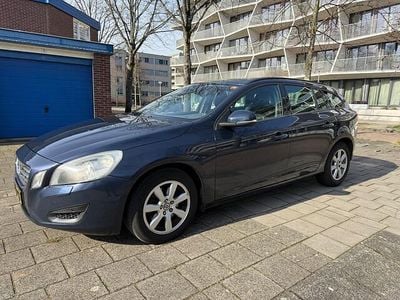 Occasion Volvo V60 Summum 150 PK (110 kW) 2013 Blauw (metallic) Stationwagen