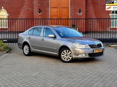 Beige Gebruikt 2009 Skoda Octavia Ambition Hatchback | € 4.899 (Iets duurder)