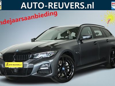 Grijs Gebruikt 2022 BMW 330e M Sport Stationwagen | € 36.900 (Eerlijke prijs)