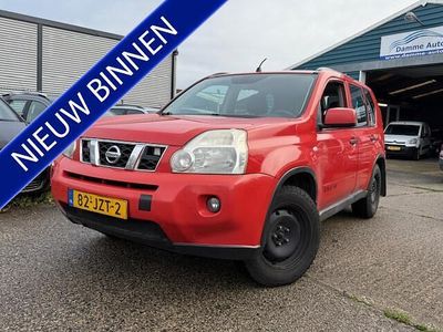 Rood (metallic) Gebruikt 2009 Nissan X-Trail SUV | € 3.649