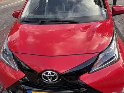 Occasion Toyota Aygo X-play 69 PK (50 kW) 2016 Rood Hatchback