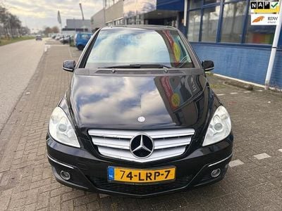 Zwart Gebruikt 2010 Mercedes B180 Business MPV | € 3.450 (Goede deal)