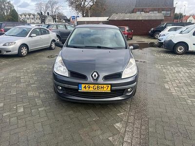 Occasion Renault Clio II 75 PK (55 kW) 2008 Grijs Hatchback