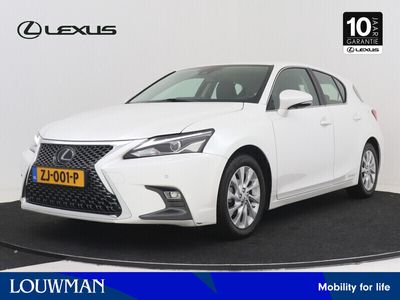 Lexus CT200h