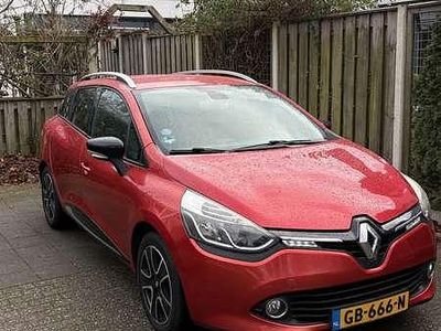 Rood Occasion 2015 Renault Clio GrandTour Dynamique Stationwagen | € 7.000 (Iets duurder)