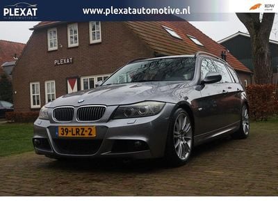 Grijs (metallic) Gebruikt 2010 BMW 325 M Sport Stationwagen | € 14.845 (Duur)