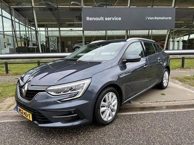 Grijs (metallic) Gebruikt 2022 Renault Mégane IV Business Stationwagen | € 16.950 (Eerlijke prijs)