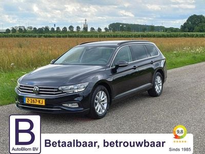 Zwart Gebruikt 2023 VW Passat Business Stationwagen | € 30.245 (Goede deal)