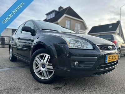 tweedehands Ford Focus 1.6-16V Ghia